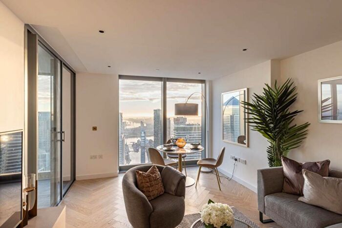 2 Bedroom Apartment To Rent In Marsh Wall, London, E14