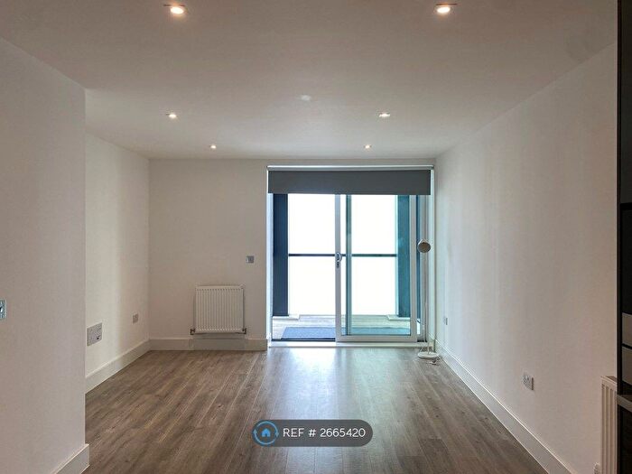 1 Bedroom Flat To Rent In Brunswick House, Orpington, BR6