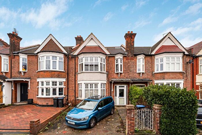 5 Bedroom Terraced House To Rent In Hazelwood Lane, Palmers Green, N13