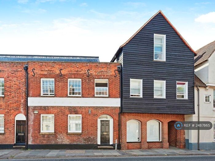 2 Bedroom Flat To Rent In North Lane, Canterbury, CT2