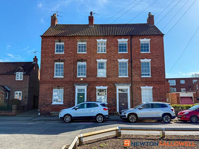 3 Bedroom Town House For Sale In Mill Gate, Newark, NG24