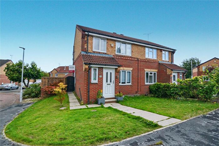 3 Bedroom Semi-Detached House To Rent In Weaver Gardens, Morley, Leeds, West Yorkshire, LS27