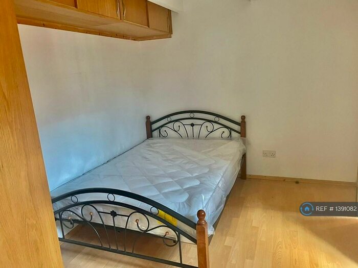 Studio To Rent In Movers Lane, Barking, IG11