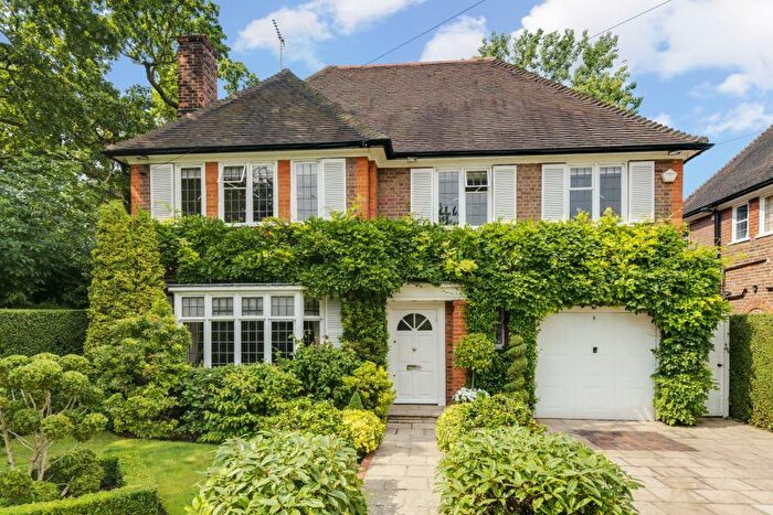 6 Bedroom Detached House To Rent In Chalton Drive, N2