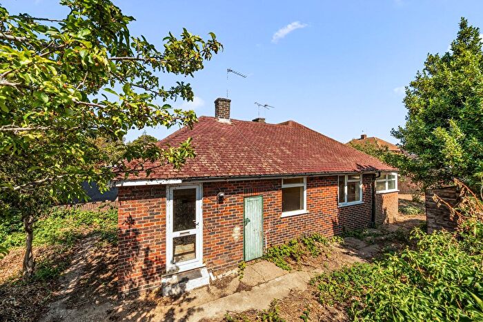 2 Bedroom Bungalow For Sale In Byfleet, Surrey, KT14