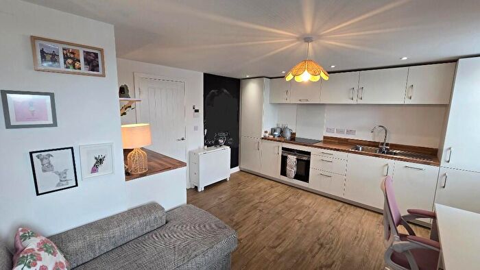 1 Bedroom Apartment To Rent In Crown House, Rose Yard, LE8