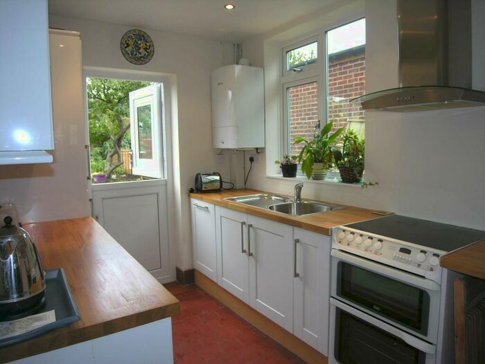 3 Bedroom Garage / Parking To Rent In Tilstone Avenue, Eton Wick, Windsor, Berkshire, SL4