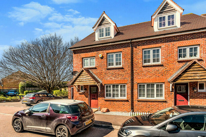 4 Bedroom End Of Terrace House To Rent In St. Catherines Road, Maidstone, Kent, ME15