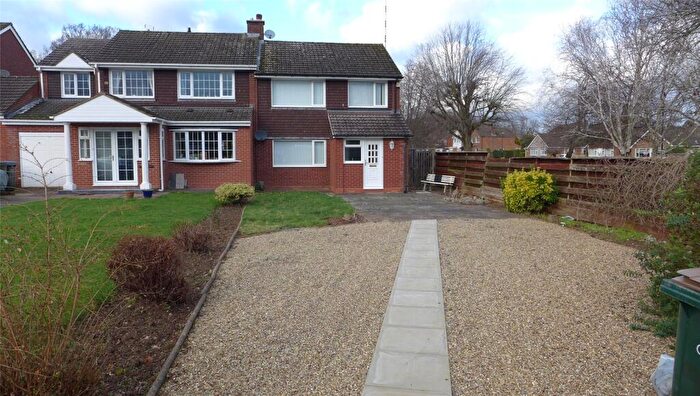 3 Bedroom Semi-Detached House To Rent In Girdlers Close, Styvechale, Coventry, West Midlands, CV3