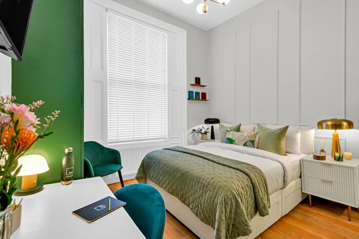 1 Bedroom Studio To Rent In Eardley Crescent, London, SW5