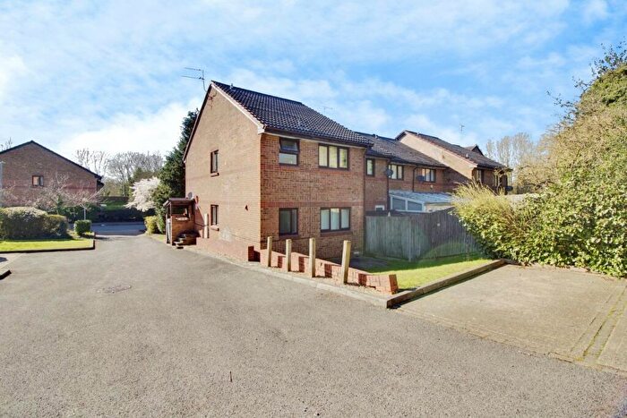 2 Bedroom Maisonette For Sale In Tudor Close, Hatfield, AL10