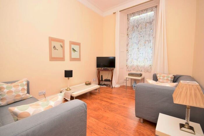 1 Bedroom Apartment To Rent In Lochrin Buildings, Edinburgh, Tollcross, EH3