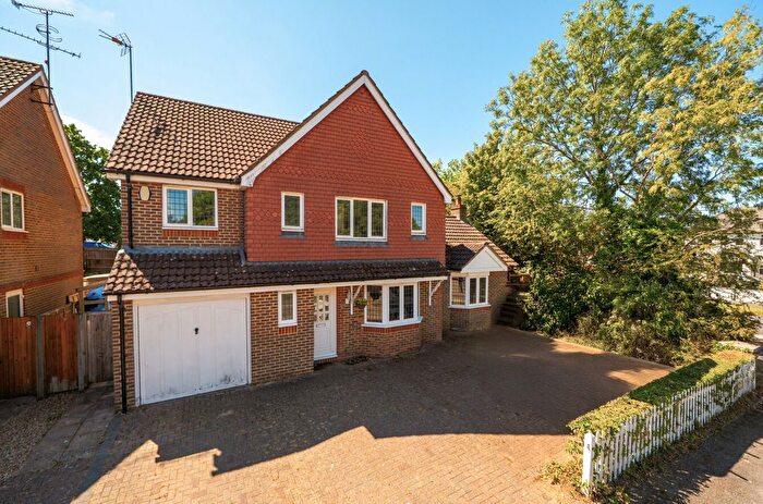 4 Bedroom Detached House For Sale In Ash, Surrey, GU12