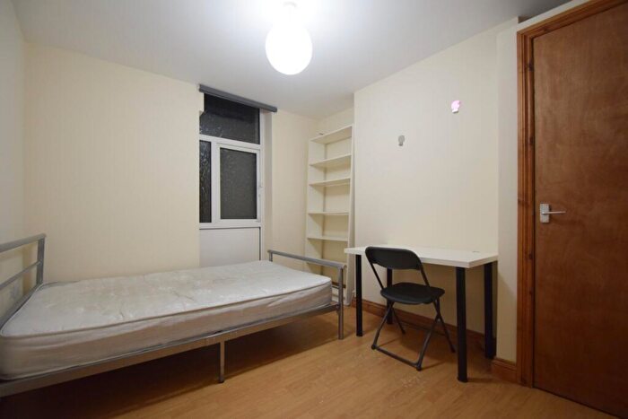 6 Bedroom House To Rent In Strathnairn Street, Roath, CF24