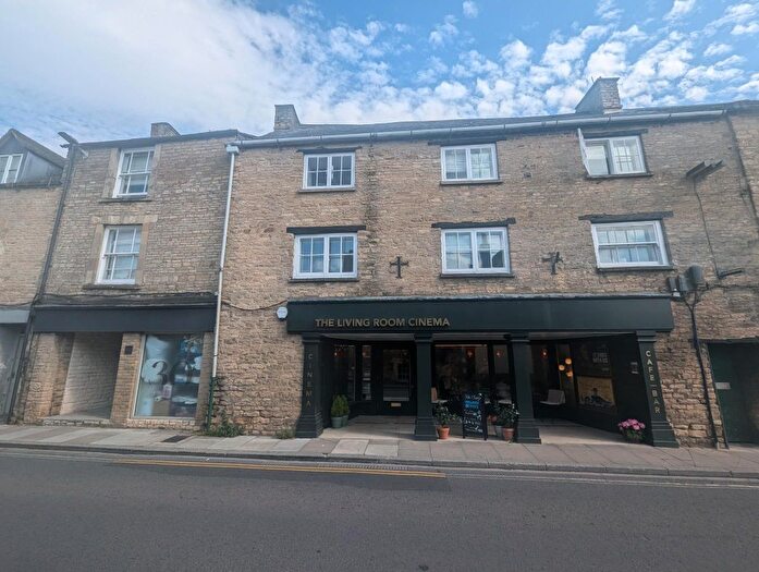 1 Bedroom Studio To Rent In High Street, Chipping Norton, OX7