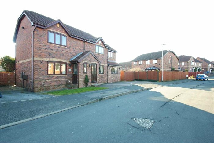2 Bedroom Semi Detached House To Rent In Field End Road, Halton, Leeds, LS15