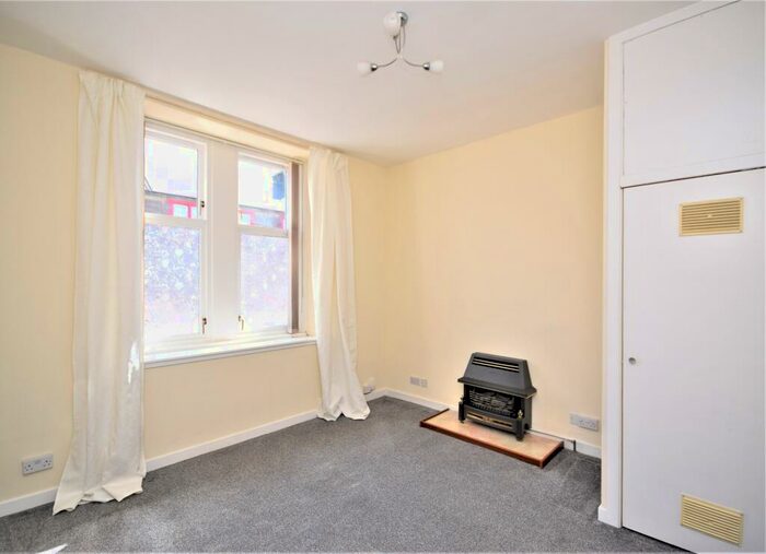 1 Bedroom Flat To Rent In Dundarroch Street, Larbert, Stirling, FK5