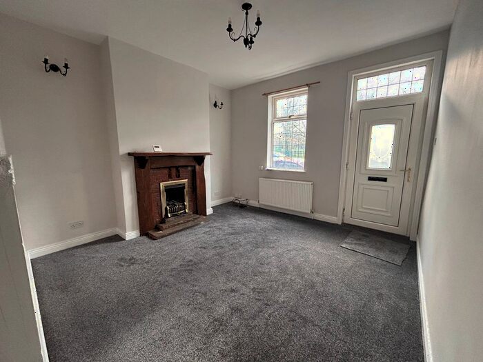 2 Bedroom End Of Terrace House To Rent In Ledger Lane, Wakefield, WF1