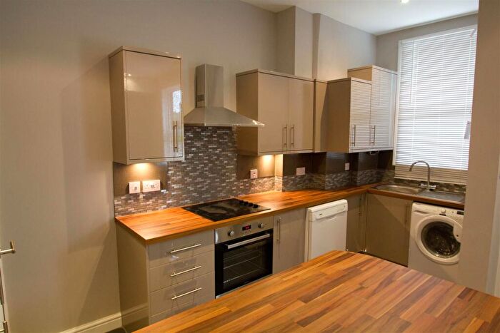 6 Bedroom Terraced House To Rent In Royal Park Avenue, Hyde Park, Leeds, LS6