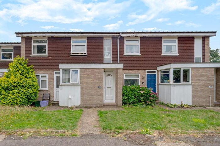 2 Bedroom Flat For Sale In Blenheim Road, Raynes Park, SW20