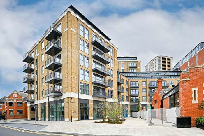 2 Bedroom Flat To Rent In Wheatfield Way, Kingston, KT1