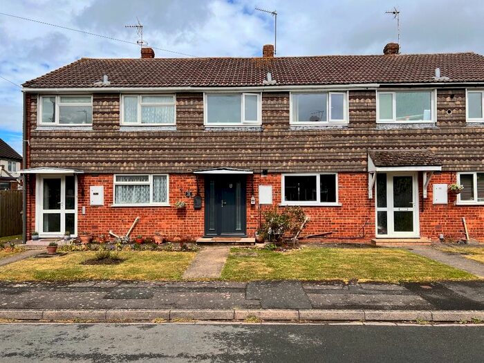 3 Bedroom Terraced House For Sale In Westover Court, Gloucester, GL3