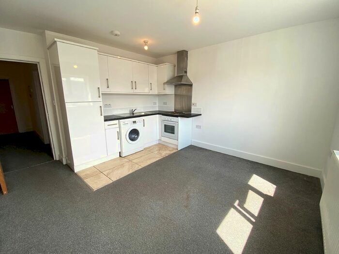 2 Bedroom Flat To Rent In Havant Road, Drayton, Portsmouth, PO6