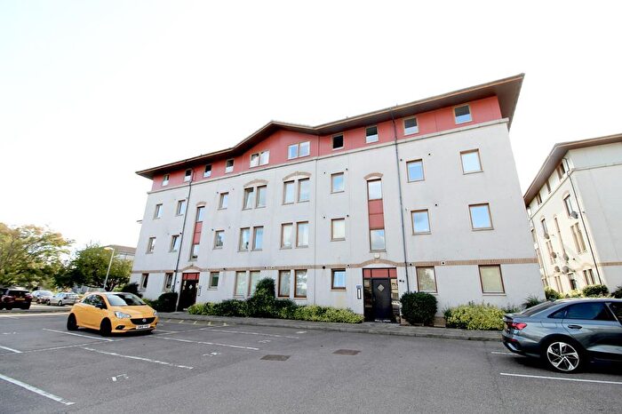 2 Bedroom Flat To Rent In Bloomfield Court, Top Floor, AB10