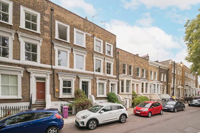2 Bedroom Flat For Sale In Cadogan Terrace, London, E9