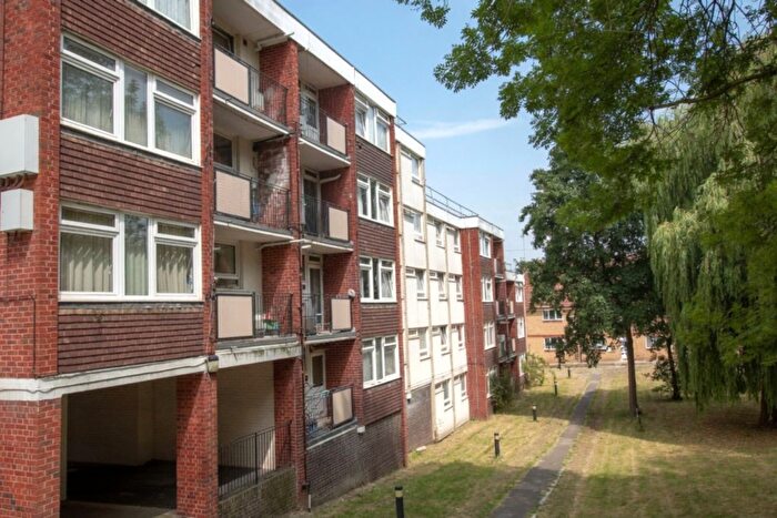 2 Bedroom Flat For Sale In Ainsworth Close, London, NW2