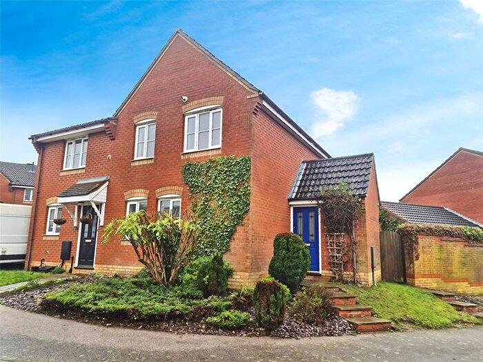 3 Bedroom Semi Detached House For Sale In Esprit Close, Wymondham, Norfolk, NR18