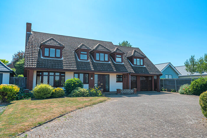 5 Bedroom Chalet For Sale In Ferry Road, Felixstowe, IP11