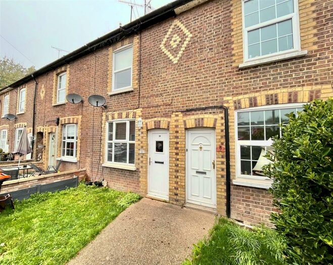 3 Bedroom Terraced House To Rent In The Lane, Chalton, LU4
