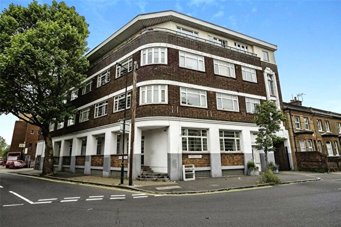 3 Bedroom End Of Terrace House To Rent In Denmark Road, London, SE5