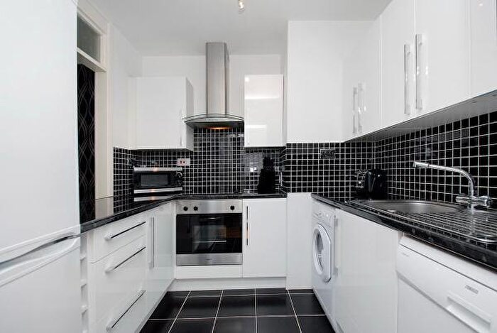 1 Bedroom Apartment To Rent In Upper Thames Street, EC4V