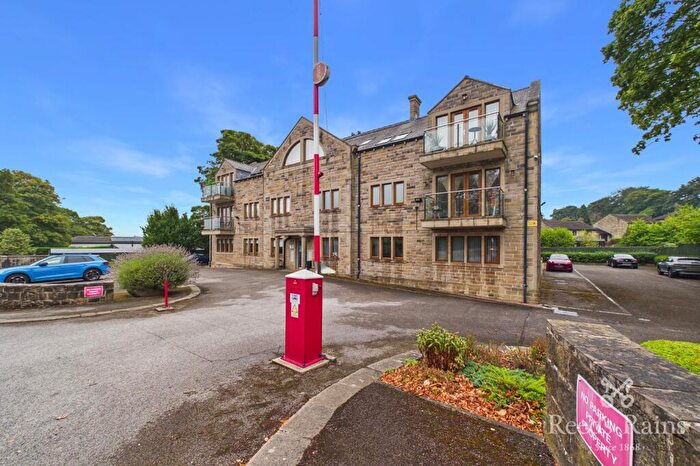 2 Bedroom Apartment To Rent In Birkby Road, Huddersfield, West Yorkshire, HD2