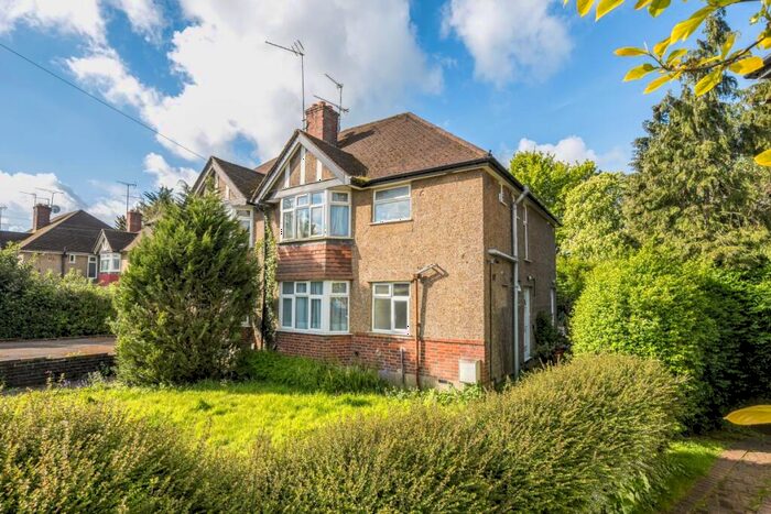 2 Bedroom Apartment To Rent In Tartar Road, Cobham, KT11