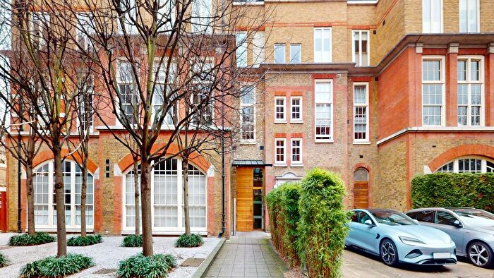 2 Bedroom Flat For Sale In Stepney City Apartments Clark Street, London, E1