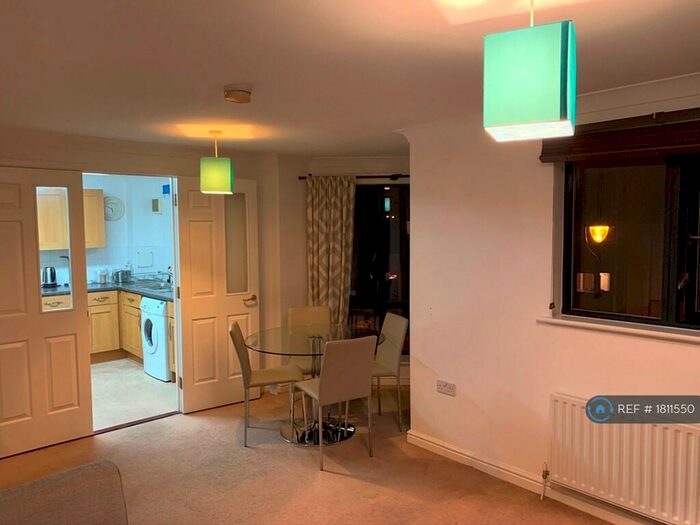 2 Bedroom Flat To Rent In Monteagle Way, Clapton, E5