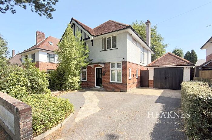 4 Bedroom Detached House For Sale In Littledown Avenue, Littledown, Bournemouth, BH7