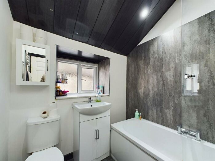 3 Bedroom Terraced House For Sale In Terrace Road, Chapel-En-Le-Frith, SK23