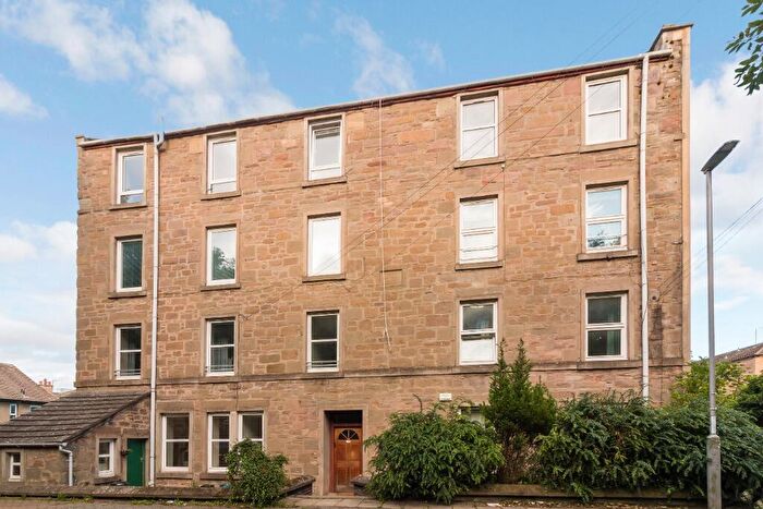 3 Bedroom Flat To Rent In Blackness Road, Dundee, DD1