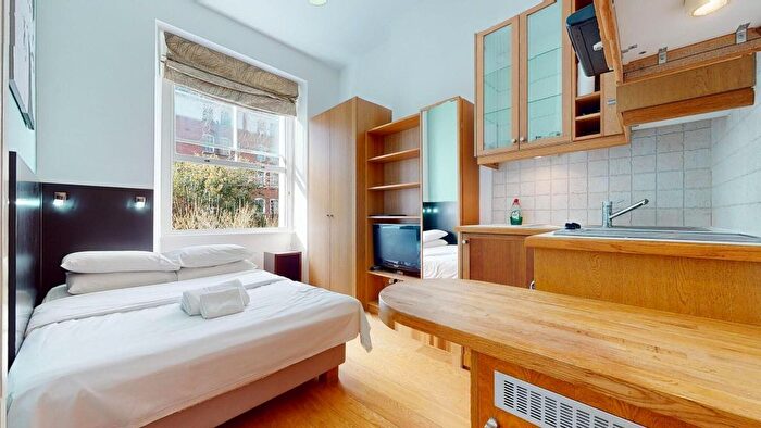 Studio To Rent In Cartwright Gardens, London, WC1H