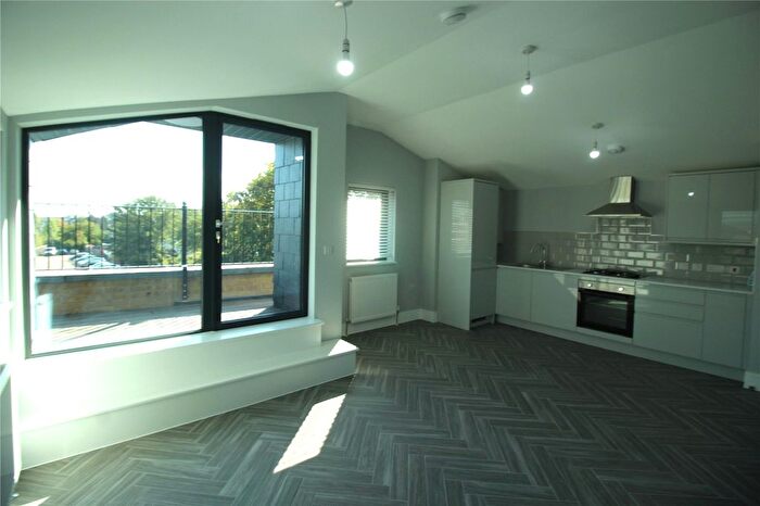 3 Bedroom Flat To Rent In Rathmore Road, Gravesend, Kent, DA11