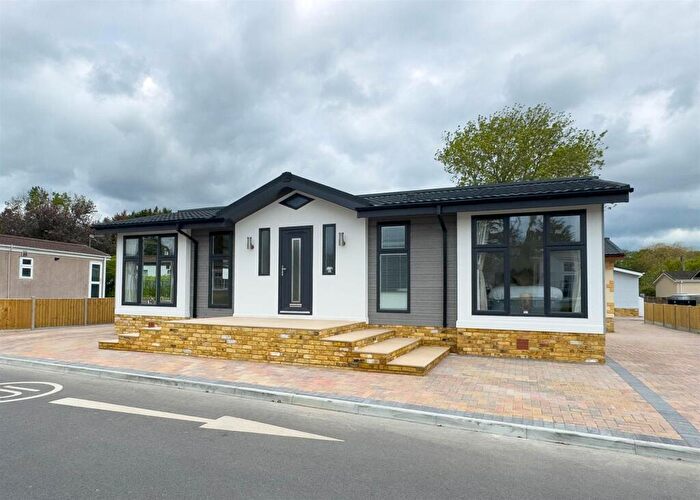 2 Bedroom Park Home For Sale In Willows Riverside Park, Windsor, SL4