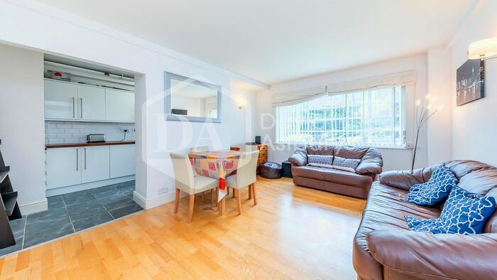 2 Bedroom Flat To Rent In Hornsey Lane, Highgate, London, N6