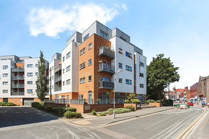 2 Bedroom Flat For Sale In Sovereign Way, Tonbridge, Kent, TN9