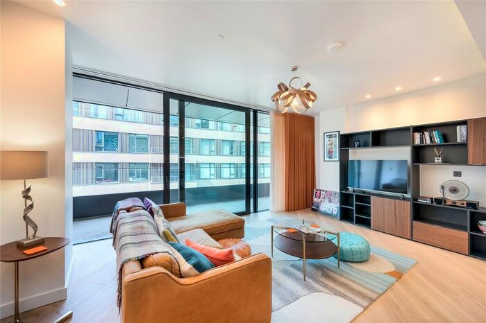 2 Bedroom Flat To Rent In Television Centre, Wood Lane, White City, London, W12
