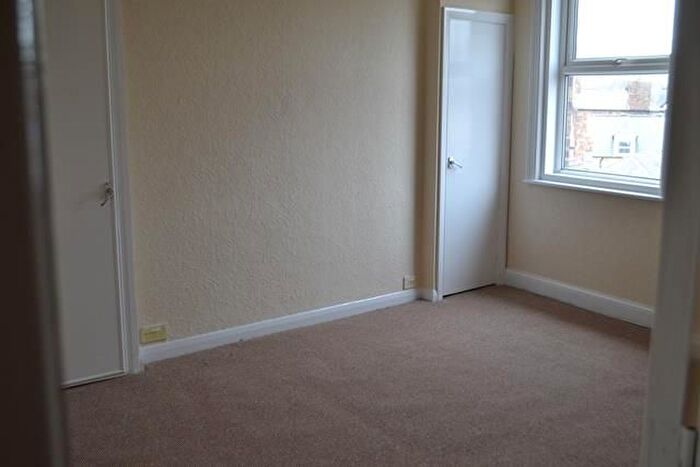 2 Bedroom Flat To Rent In Albion Crescent, Scarborough, YO11