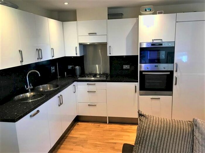 2 Bedroom Flat To Rent In Attenborough Court, Owen Square, WD19